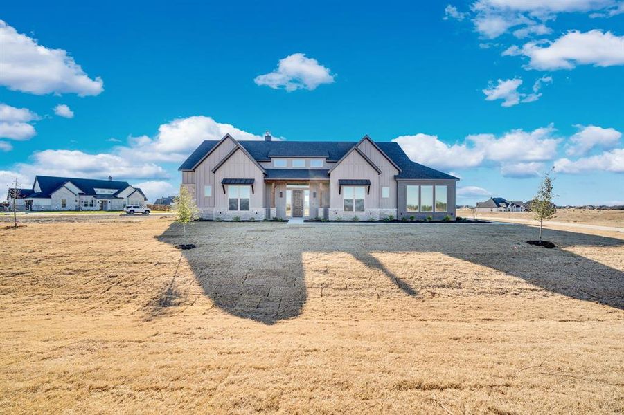 Exterior details and patio area of a home in , Midlothian (Image 22).