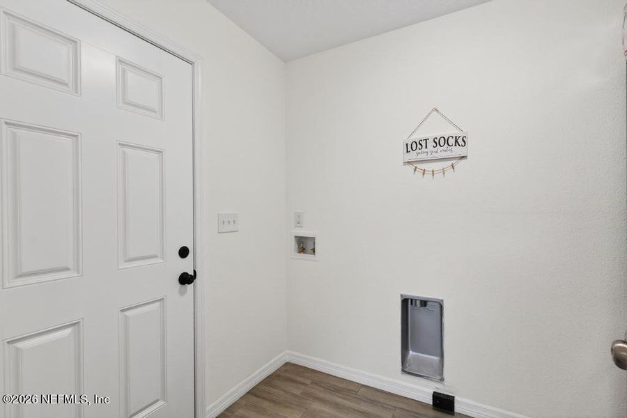 Spacious, unfurnished interior of a new home in , Jacksonville (Image 20).