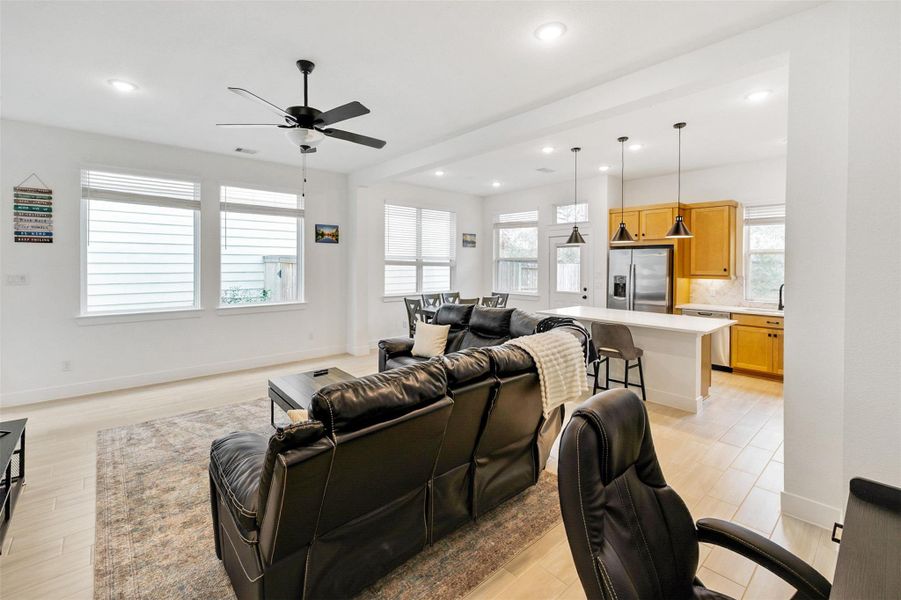 Furnished interior view inside a new home in The Woodlands Hills, Willis (Image 7). Furnished interior view inside a new home in The Woodlands Hills, Willis (Image 7).