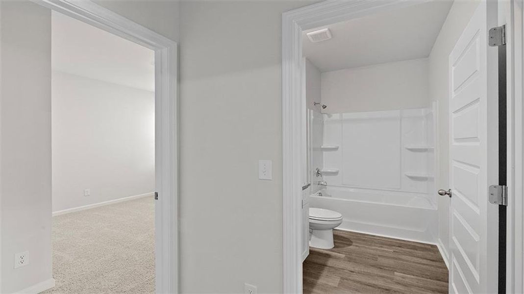 Spacious, unfurnished interior of a new home in Twin Lakes, Hoschton (Image 23). Spacious, unfurnished interior of a new home in Twin Lakes, Hoschton (Image 23).