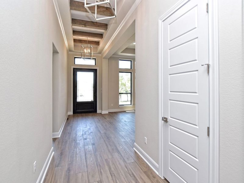 Representative unfurnished interior of a home built from the Avalon by Giddens Homes in Scofield Farms Estates, Georgetown (Image 177).