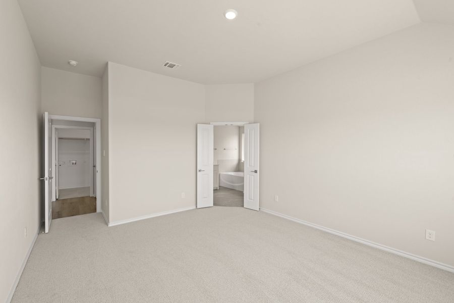 Spacious, unfurnished interior of a new home in Hunters Ridge, Crowley (Image 20).
