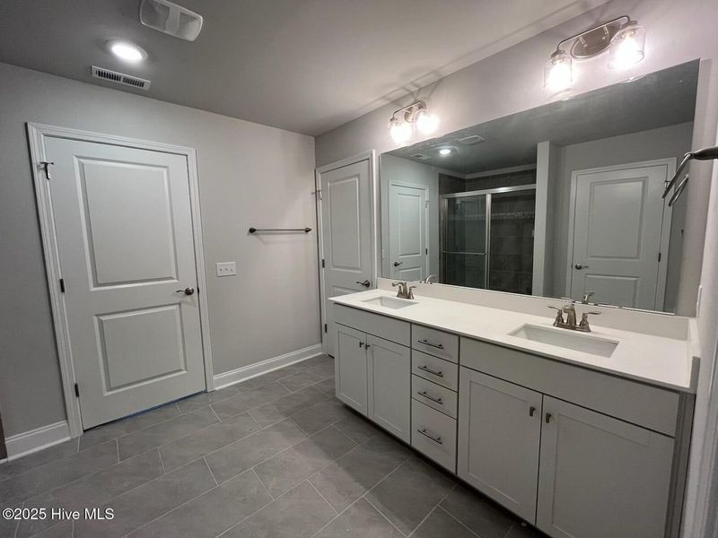 Furnished interior view inside a new home in Palmetto Creek, Bolivia (Image 11).