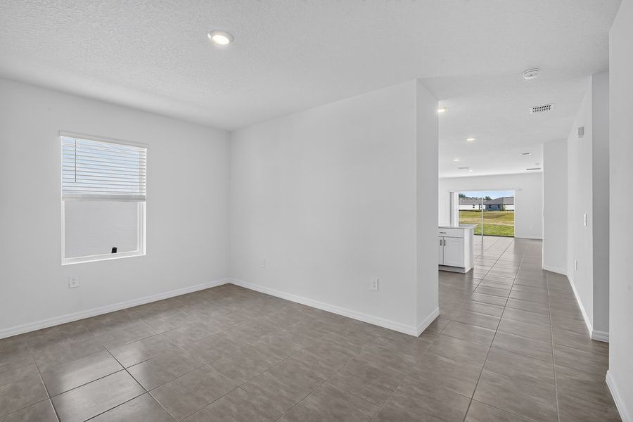 Spacious, unfurnished interior of a new home in Palm Wind, Hudson (Image 13).