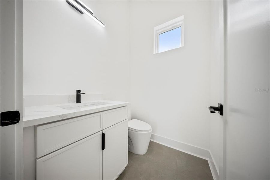 Furnished interior view inside a new home in , Lake Alfred (Image 7).