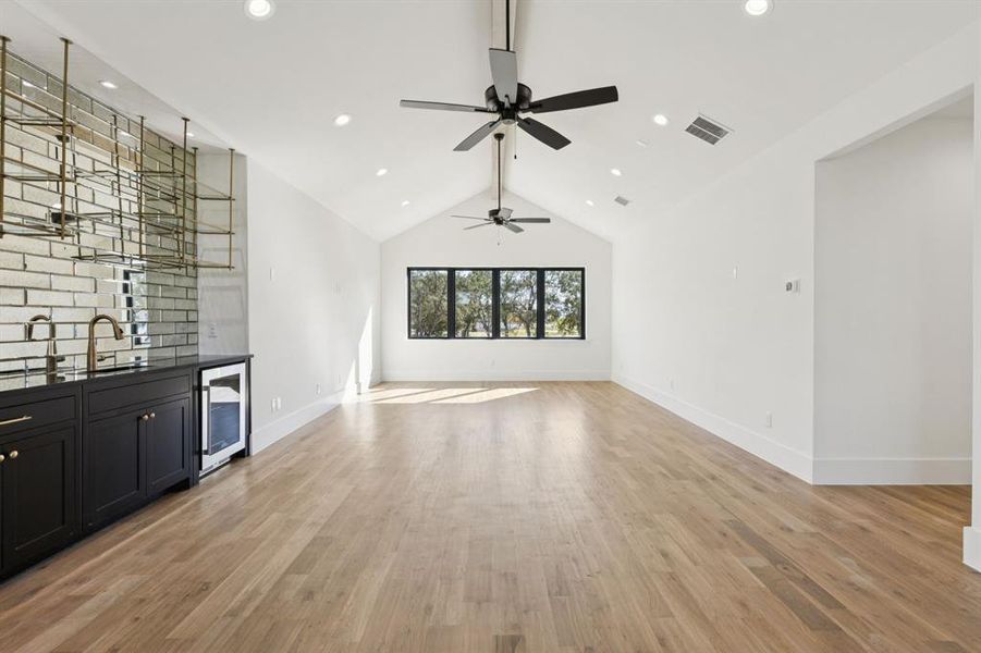 Spacious, unfurnished interior of a new home in , Weatherford (Image 25).