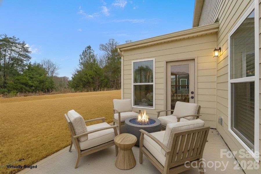 Exterior details and patio area of a home in Parkside Crossing, Charlotte (Image 3).