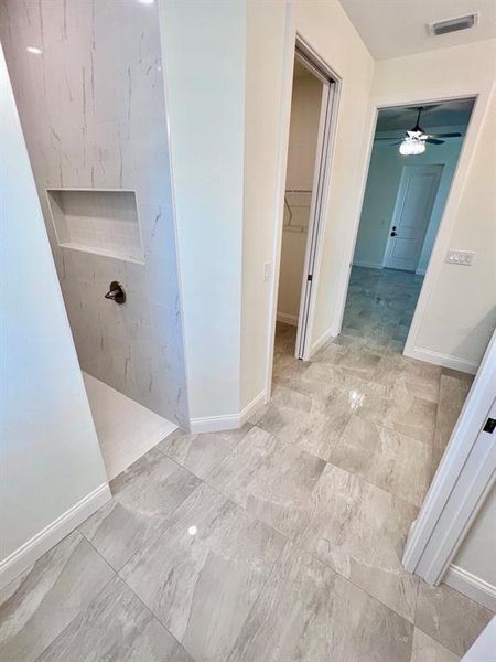 Spacious, unfurnished interior of a new home in , Rotonda West (Image 23).