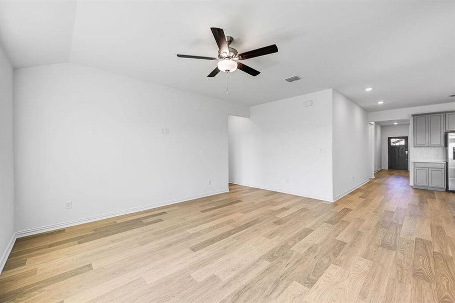 2605 Glacier Road ~ Ready Now