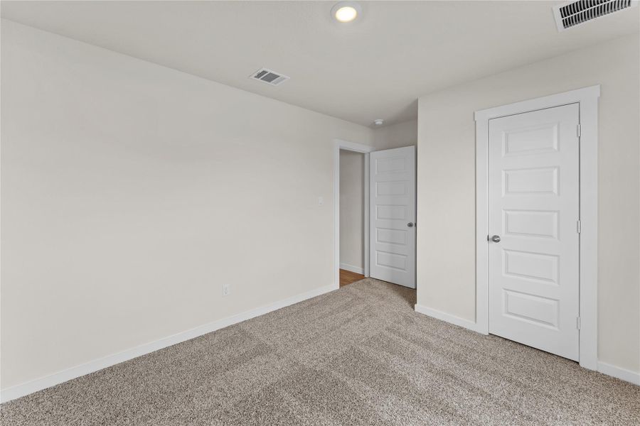 Spacious, unfurnished interior of a new home in Hartland Ranch, Lockhart (Image 26).