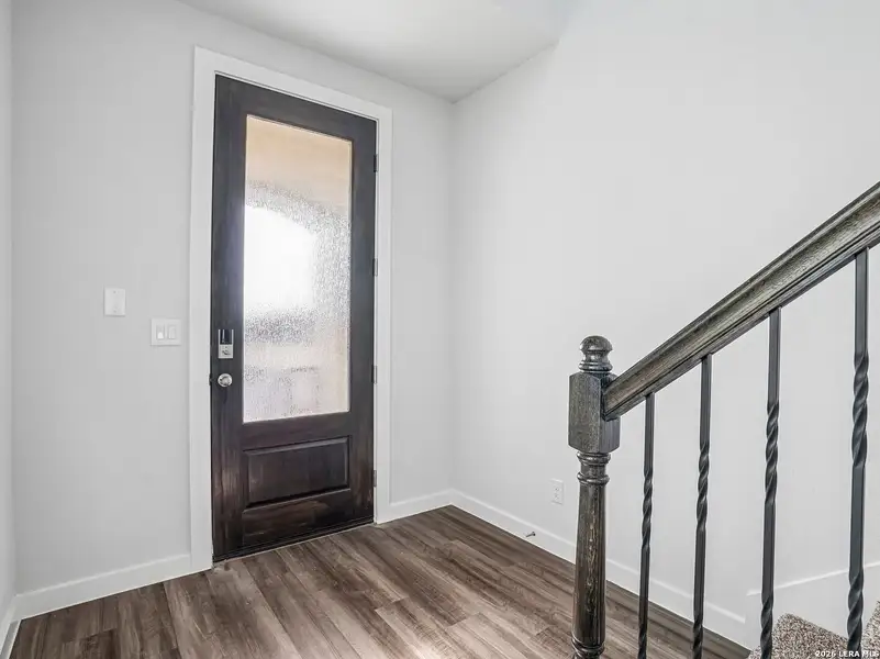 Spacious, unfurnished interior of a new home in , San Antonio (Image 11).