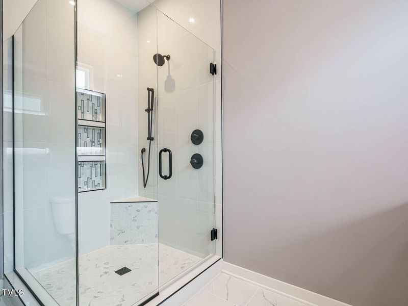 024-1280x960-bathroom