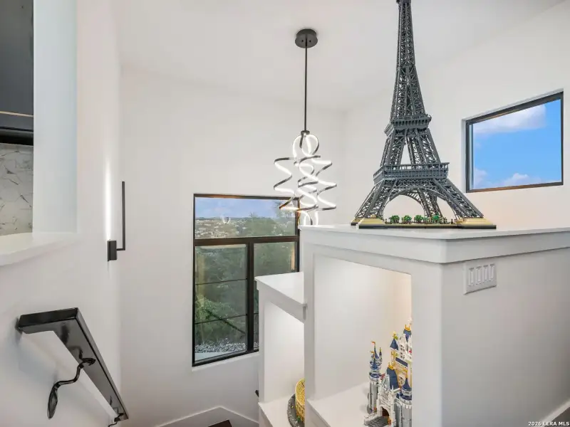 Image 75 of a home in .