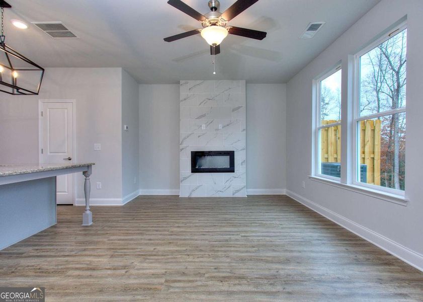 Spacious, unfurnished interior of a new home in Chimney Oaks Townhomes, Homer (Image 17).