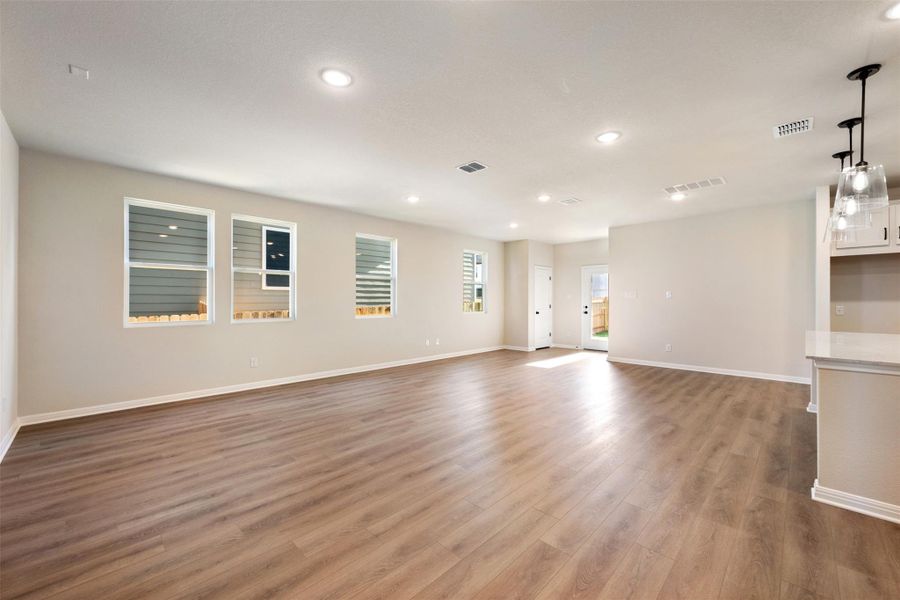 Representative images and renderings are for illustrative purposes. Actual structural options and design finishes of home may vary.