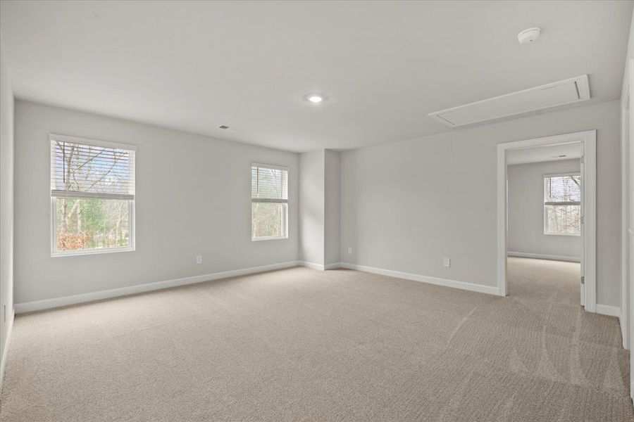 Spacious, unfurnished interior of a new home in Shiloh Valley, Piedmont (Image 16).