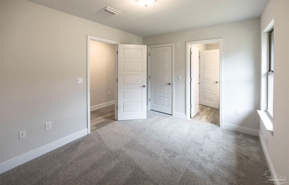 Representative unfurnished interior of a home built from the Plan 2313 by Adams Homes in Ashton View, Crestview (Image 18).