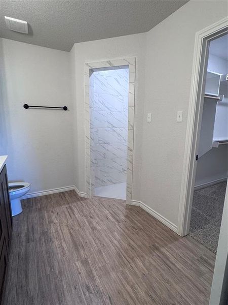 Spacious, unfurnished interior of a new home in , Springtown (Image 6).