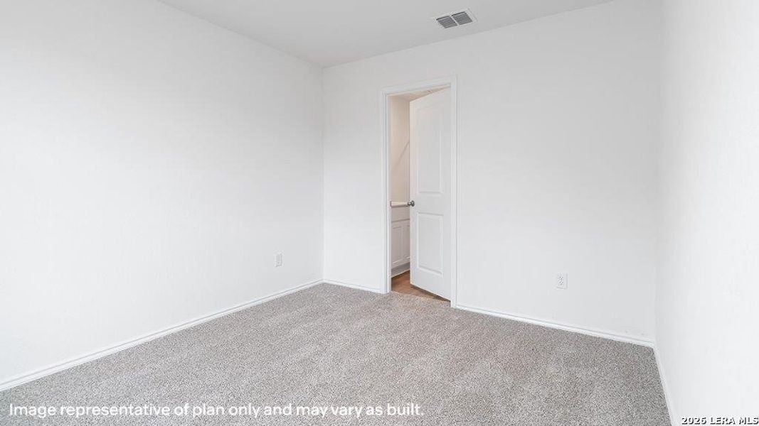 Spacious, unfurnished interior of a new home in Blue Ridge Ranch, San Antonio (Image 25).