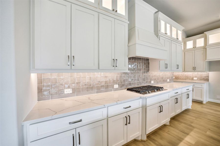 Furnished interior view inside a new home in Sienna 65', Missouri City (Image 14).