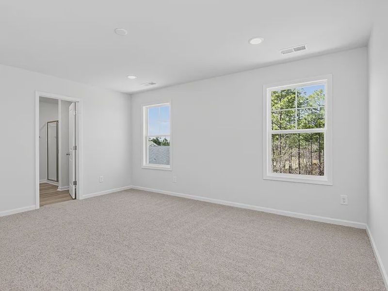 Spacious, unfurnished interior of a new home in Portrait Hills, Aiken (Image 7).