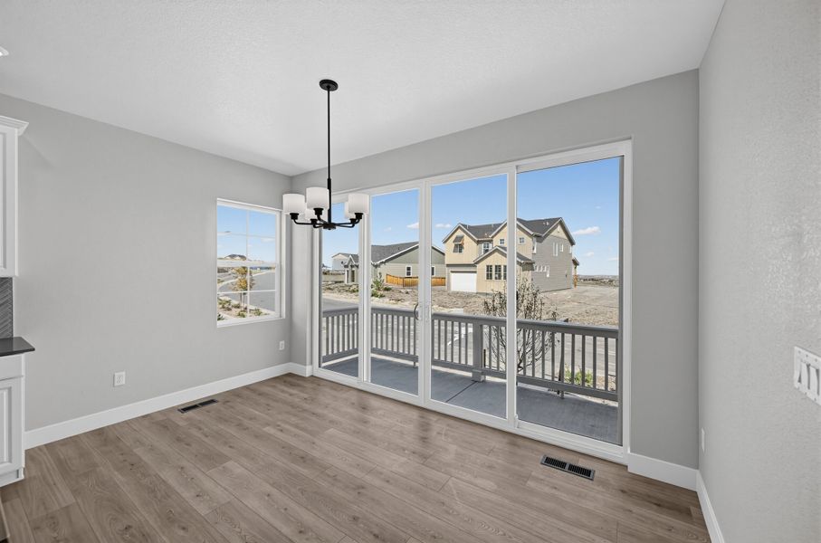 Spacious, unfurnished interior of a new home in Trailstone, Arvada (Image 10).
