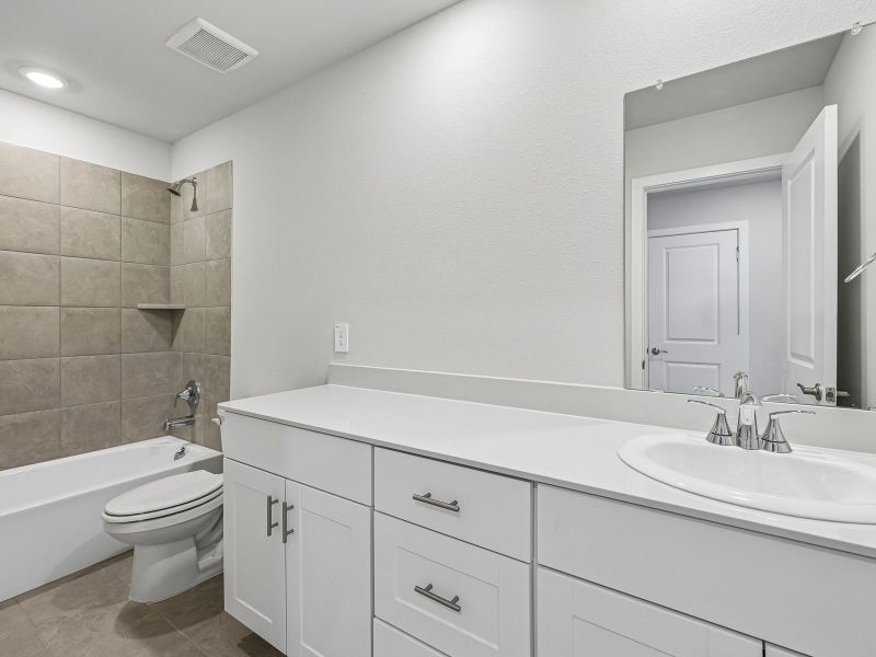 Furnished interior view inside a new home in Oak Ridge Park, Corinth (Image 7).