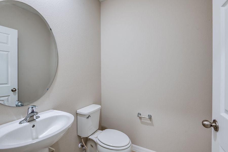 Furnished interior view inside a new home in Pasadena Ridge, Dade City (Image 5).