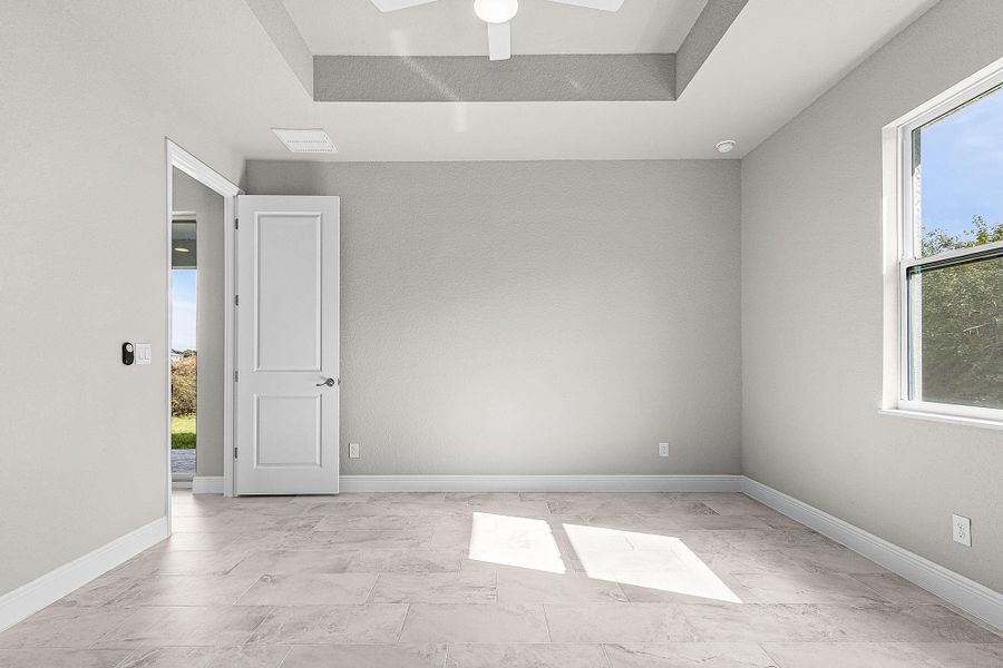 Spacious, unfurnished interior of a new home in , Labelle (Image 12).