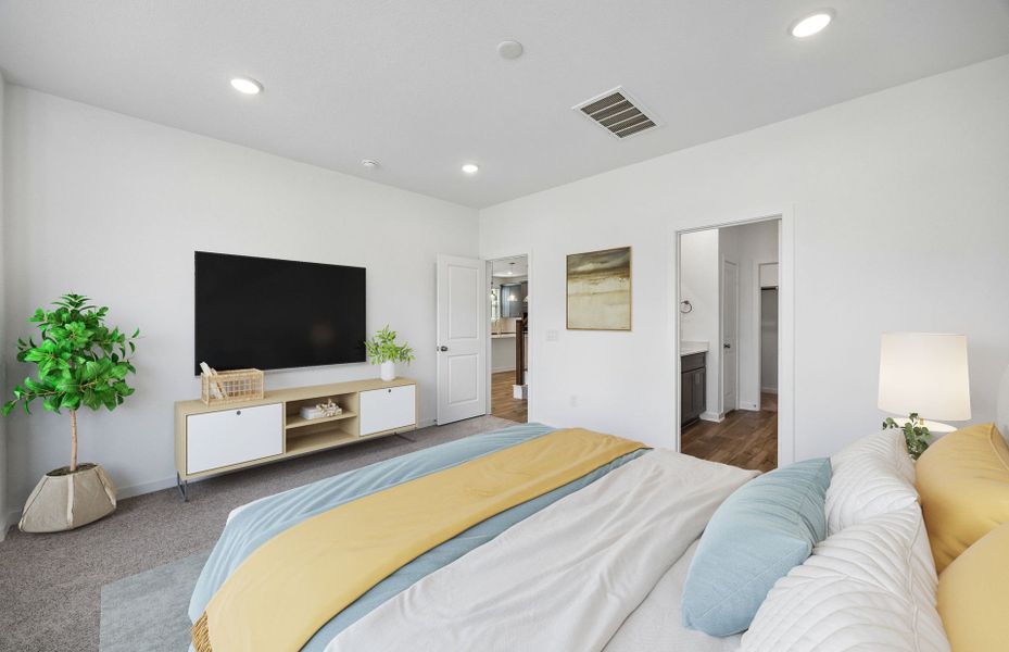 Furnished interior view inside a new home in Ellerden, Tomball (Image 12).