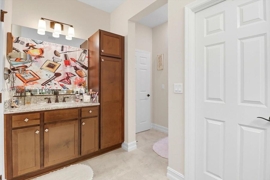 Furnished interior view inside a new home in , Ocala (Image 20).