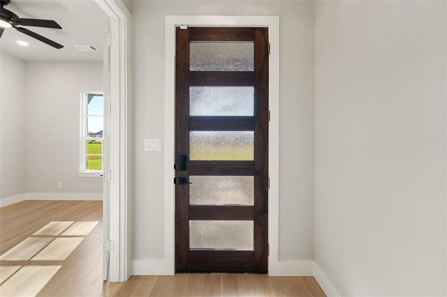 Spacious, unfurnished interior of a new home in King Crossing Estates, Van Alstyne (Image 34). Spacious, unfurnished interior of a new home in King Crossing Estates, Van Alstyne (Image 34).