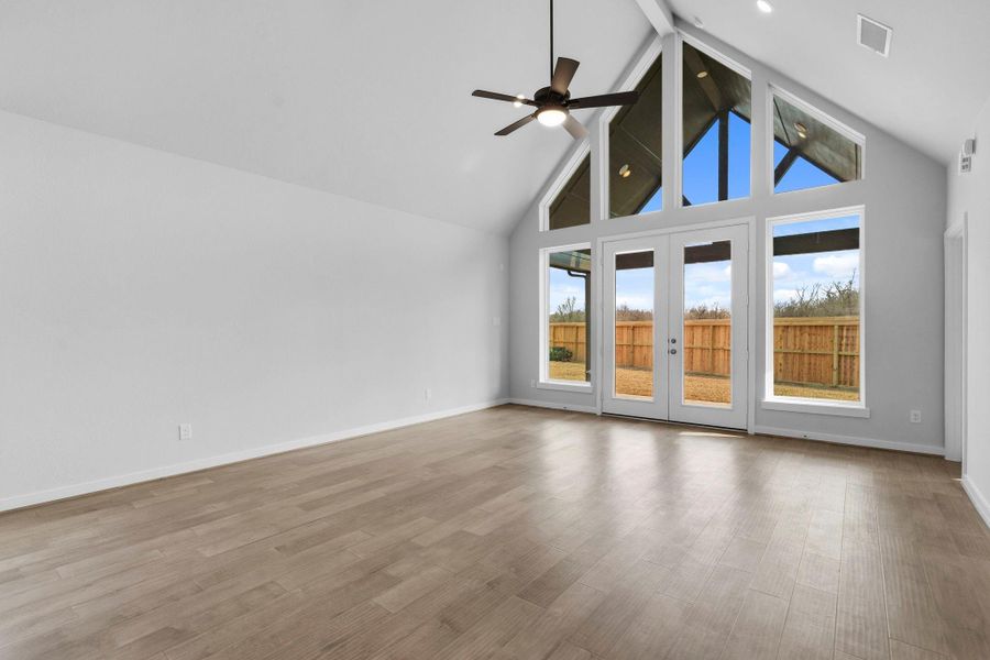 Spacious, unfurnished interior of a new home in Sienna 45', 50', Missouri City (Image 19).
