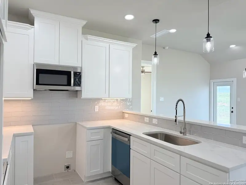 Furnished interior view inside a new home in , La Vernia (Image 7). Furnished interior view inside a new home in , La Vernia (Image 7).