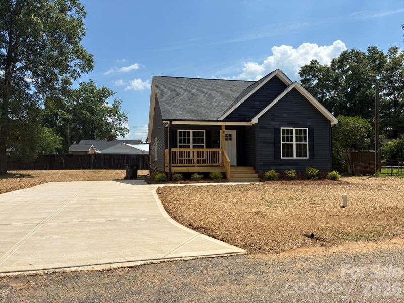 Front exterior of a new home in , York, SC, highlighting curb appeal (Image 1). Front exterior of a new home in , York, SC, highlighting curb appeal (Image 1).
