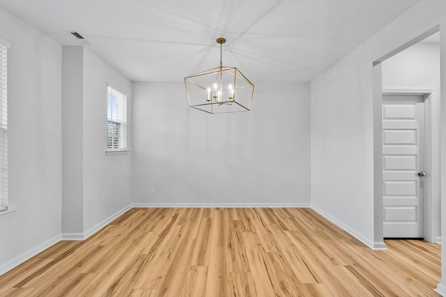 Spacious, unfurnished interior of a new home in Brooke Hill, Lewisville (Image 20).