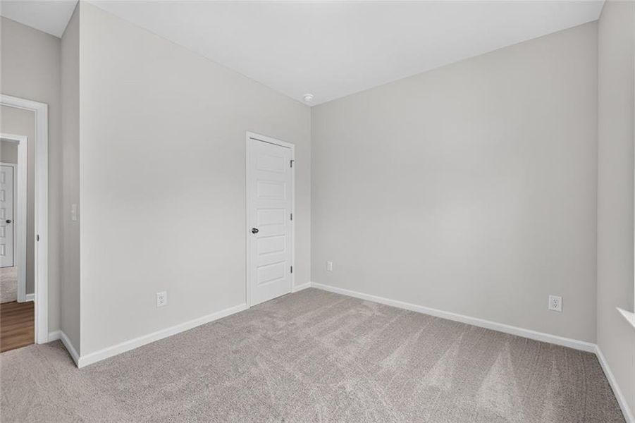 Spacious, unfurnished interior of a new home in Allen Manor, Hoschton (Image 34).