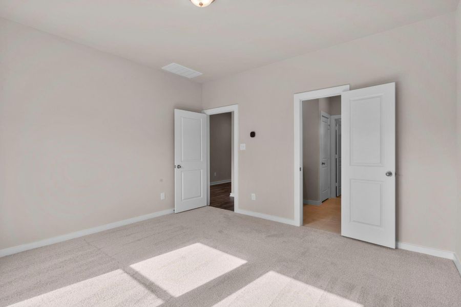 Spacious, unfurnished interior of a new home in Laurel Landing 50', Alvin (Image 19).