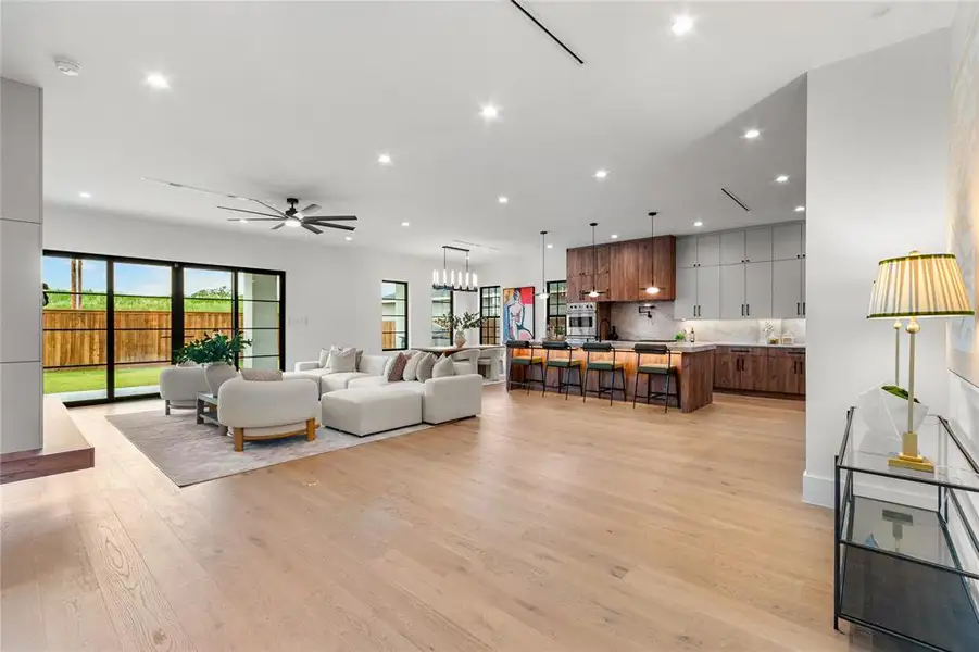 Furnished interior view inside a new home in , Fort Worth (Image 5).