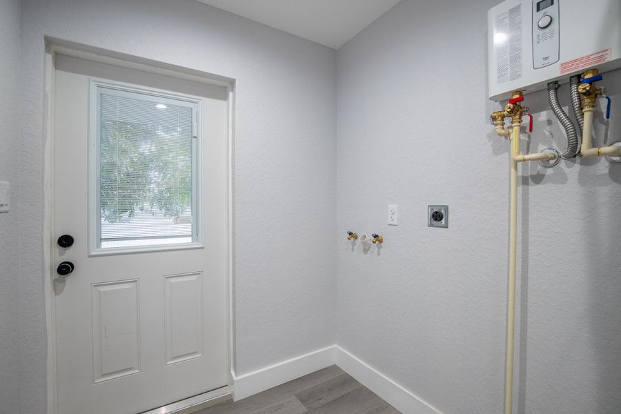 332 W Ventura-27