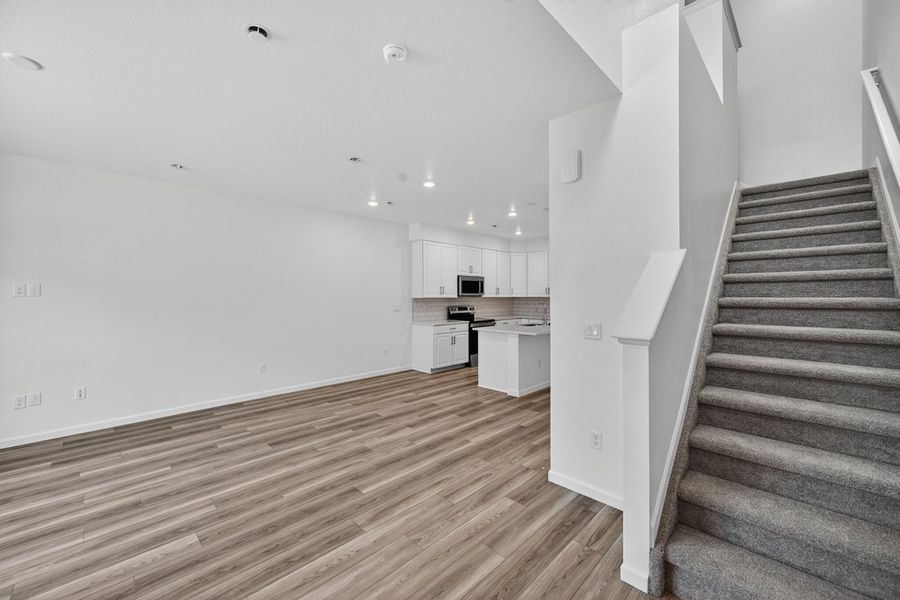 Spacious, unfurnished interior of a new home in Trailstone, Arvada (Image 10).