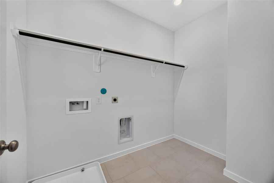 Spacious, unfurnished interior of a new home in La Segarra 40', Brookshire (Image 21).