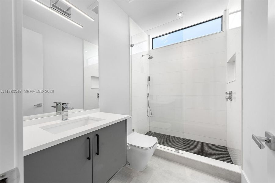 Furnished interior view inside a new home in , Fort Lauderdale (Image 51).