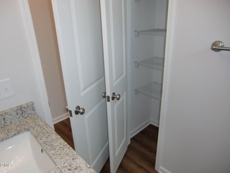 hall bath (3) hall bath (3)