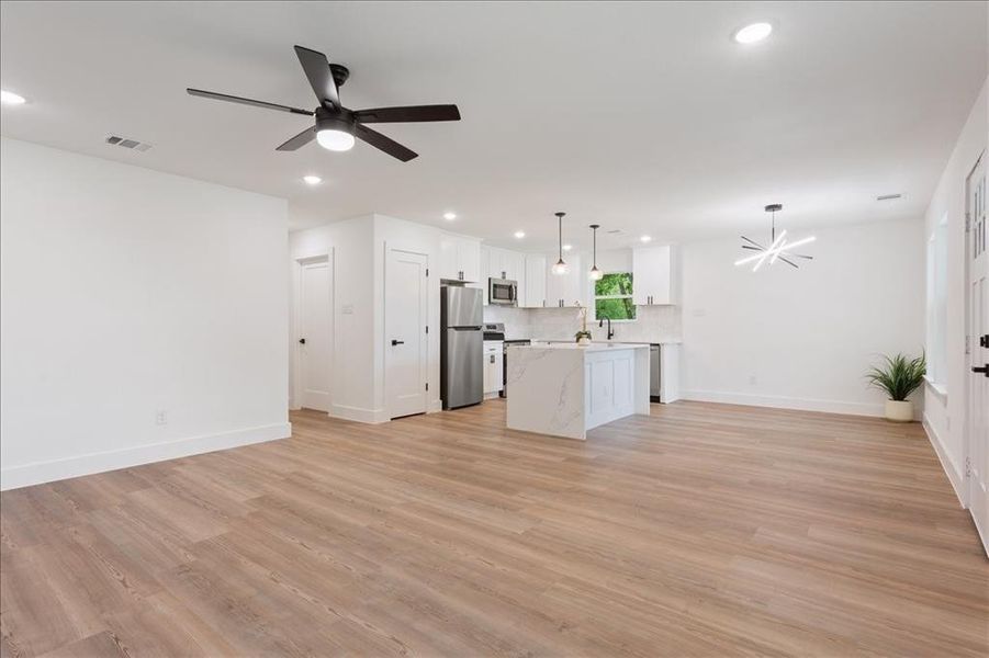Spacious, unfurnished interior of a new home in , Hillsboro (Image 22).