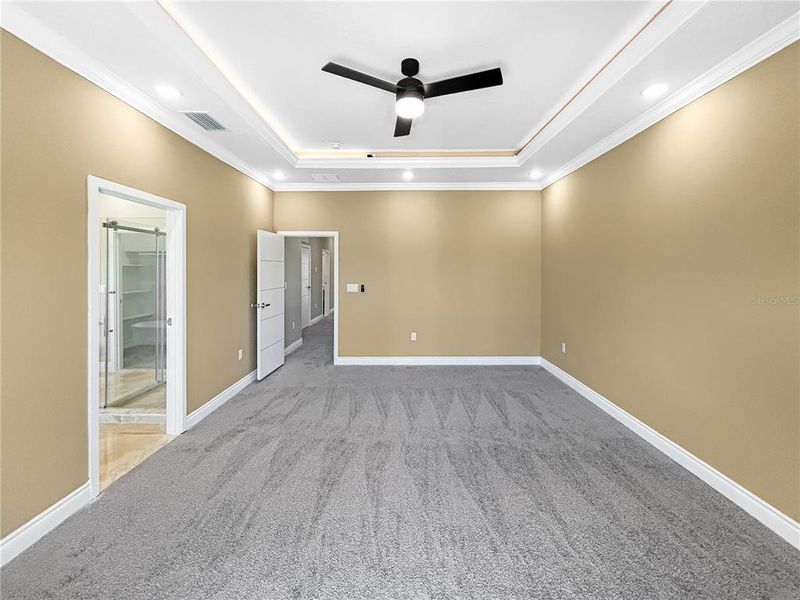 Spacious, unfurnished interior of a new home in , Davenport (Image 30).