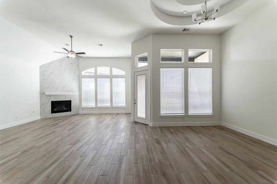 Spacious, unfurnished interior of a new home in Westwood, League City (Image 21).