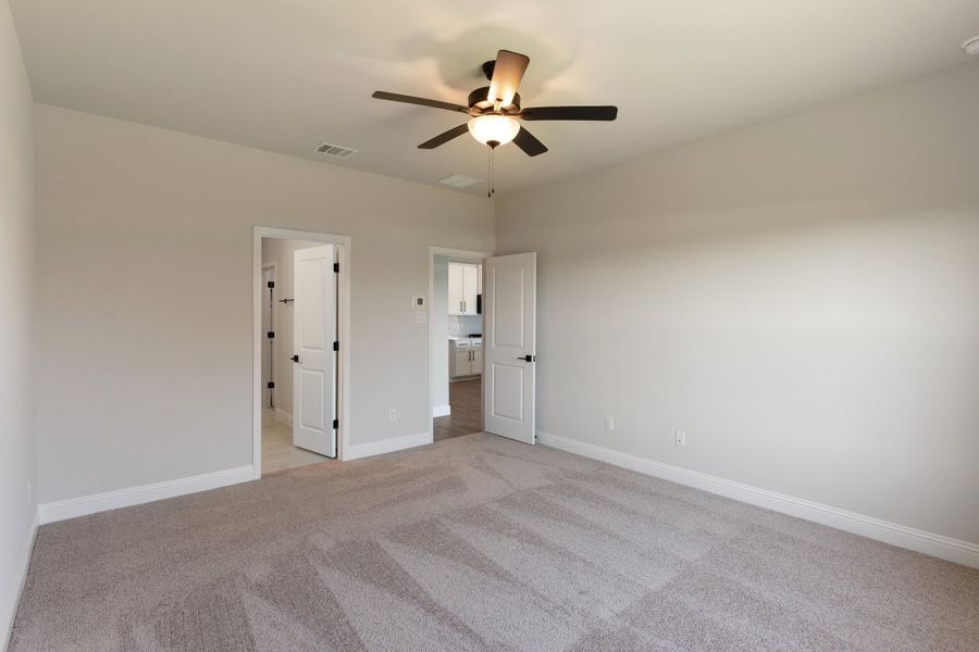 Spacious, unfurnished interior of a new home in Waverly Estates, Nevada (Image 64).