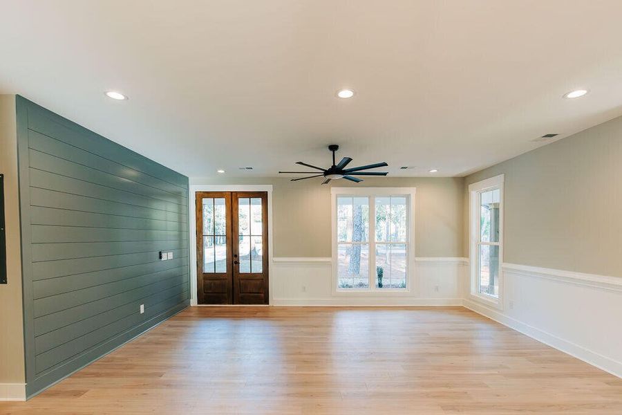 Spacious, unfurnished interior of a new home in , Walterboro (Image 34).