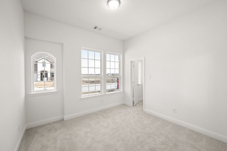 Spacious, unfurnished interior of a new home in Timberbrook, Justin (Image 19).